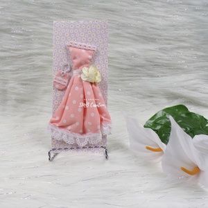 Daisy Dress Greeting Card -- An Authentic Original